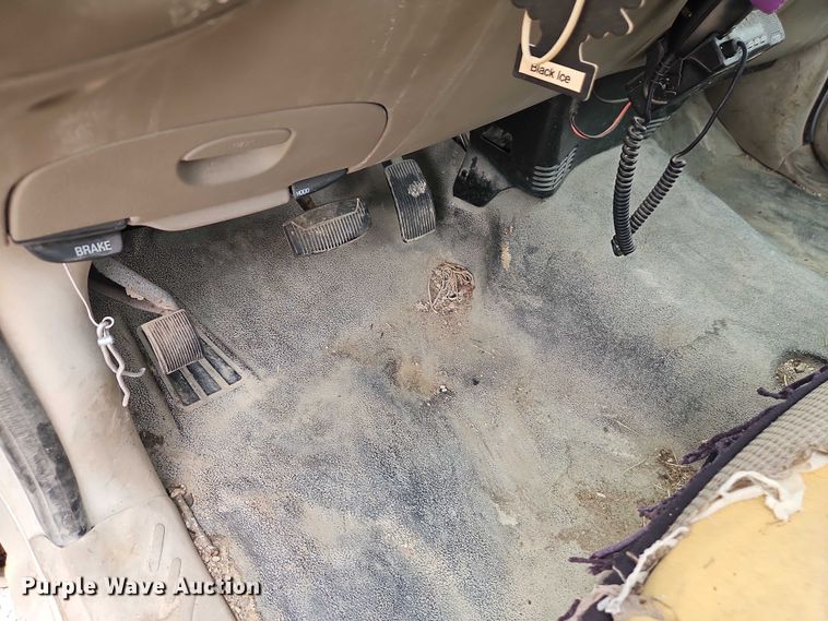 image for item EJ0122 2001 Ford F150 pickup truck