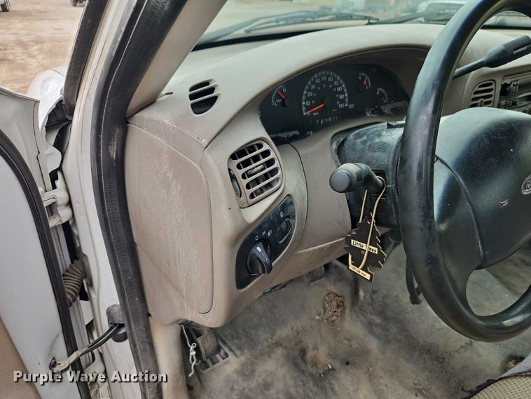 image for item EJ0122 2001 Ford F150 pickup truck