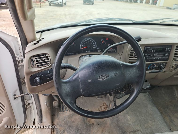 image for item EJ0122 2001 Ford F150 pickup truck