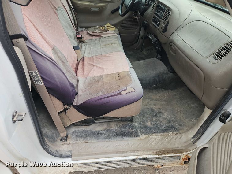 image for item EJ0122 2001 Ford F150 pickup truck