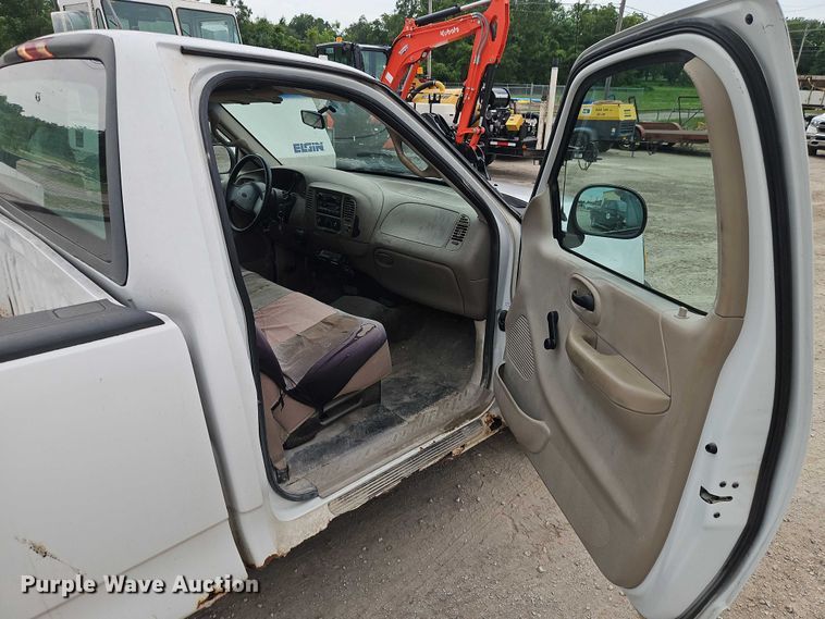 image for item EJ0122 2001 Ford F150 pickup truck