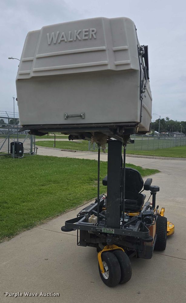 image for item EK5318 2013 Walker MDDGHS ZTR lawn mower