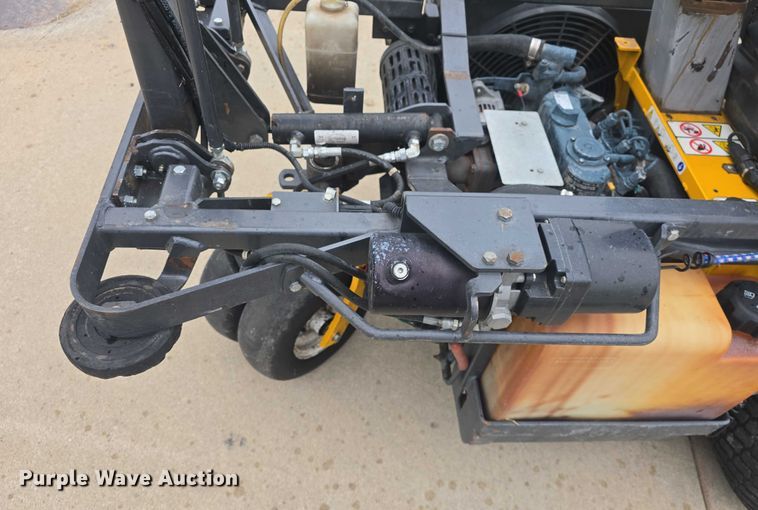 image for item EK5318 2013 Walker MDDGHS ZTR lawn mower