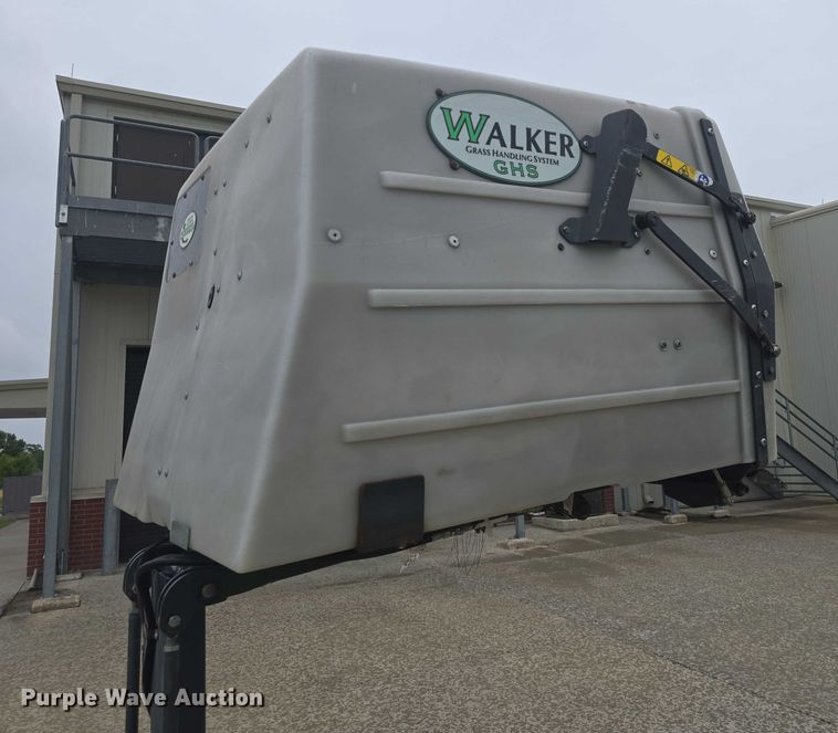 image for item EK5318 2013 Walker MDDGHS ZTR lawn mower