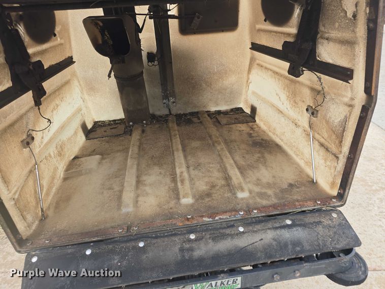 image for item EK5318 2013 Walker MDDGHS ZTR lawn mower