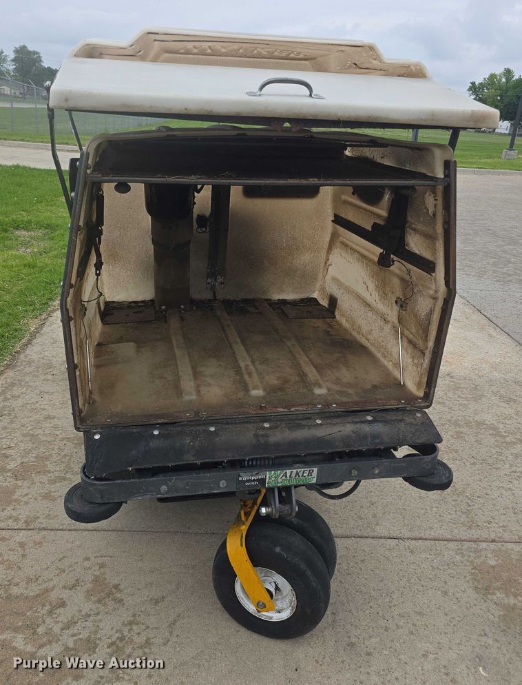 image for item EK5318 2013 Walker MDDGHS ZTR lawn mower