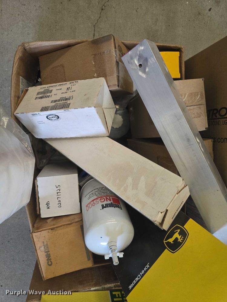 image for item EK5324 Automotive truck parts