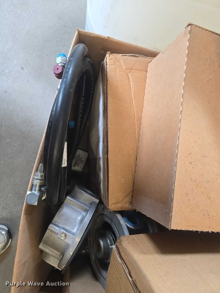 image for item EK5324 Automotive truck parts