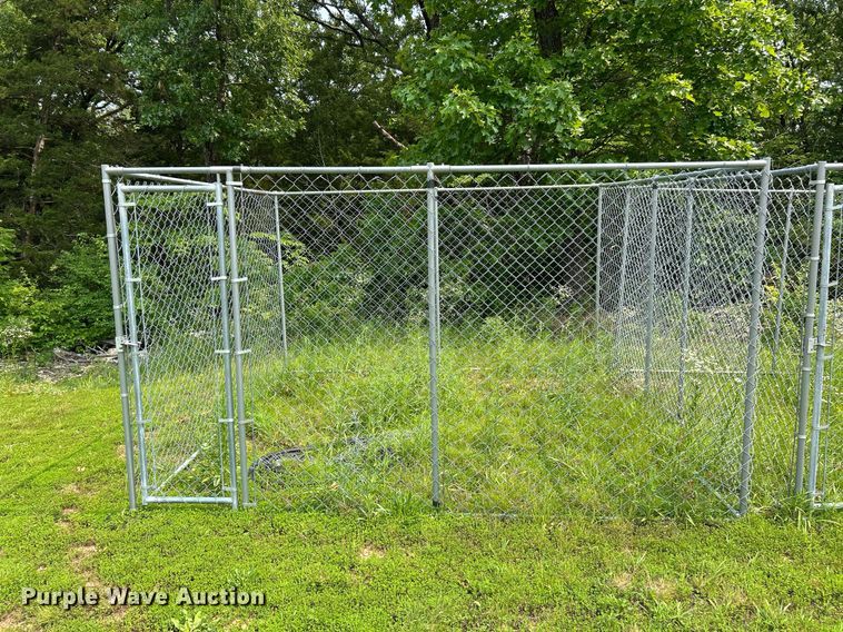 image for item EK8178 (3) dog kennels