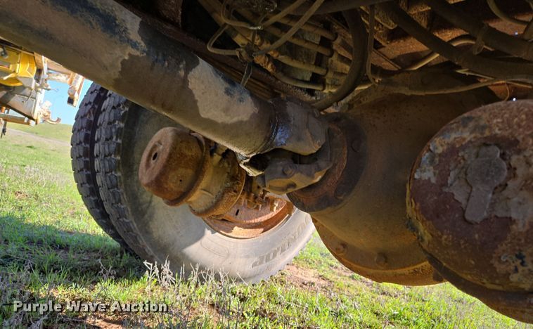 image for item EL1984 2002 International  4700 dump truck