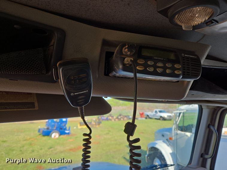 image for item EL1984 2002 International  4700 dump truck