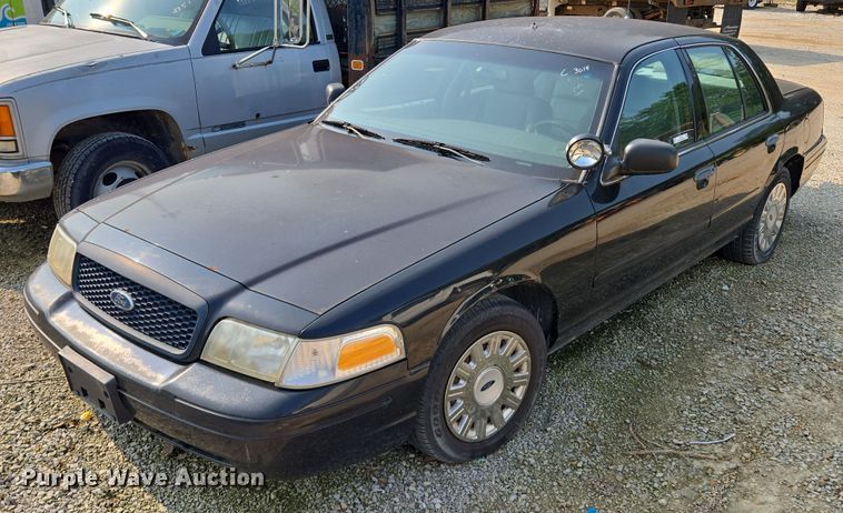 image for item EM7457 2003 Ford Crown Victoria Police Interceptor 