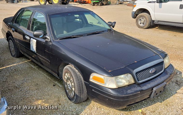 image for item EM7457 2003 Ford Crown Victoria Police Interceptor 