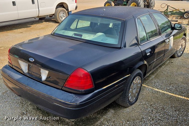 image for item EM7457 2003 Ford Crown Victoria Police Interceptor 