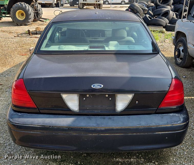 image for item EM7457 2003 Ford Crown Victoria Police Interceptor 