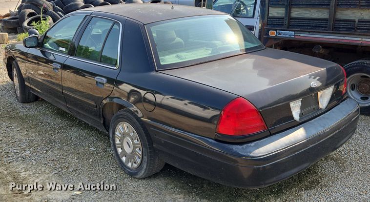 image for item EM7457 2003 Ford Crown Victoria Police Interceptor 