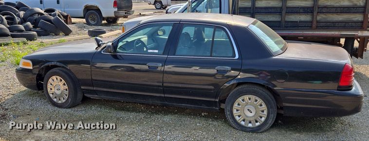 image for item EM7457 2003 Ford Crown Victoria Police Interceptor 