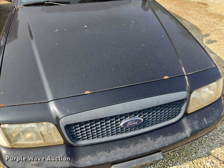 image for item EM7457 2003 Ford Crown Victoria Police Interceptor 