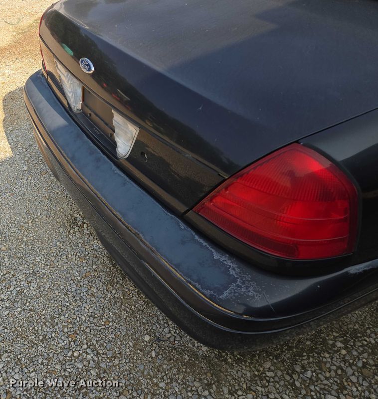 image for item EM7457 2003 Ford Crown Victoria Police Interceptor 