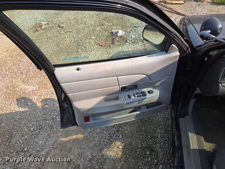 image for item EM7457 2003 Ford Crown Victoria Police Interceptor 