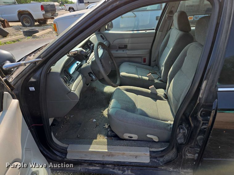 image for item EM7457 2003 Ford Crown Victoria Police Interceptor 