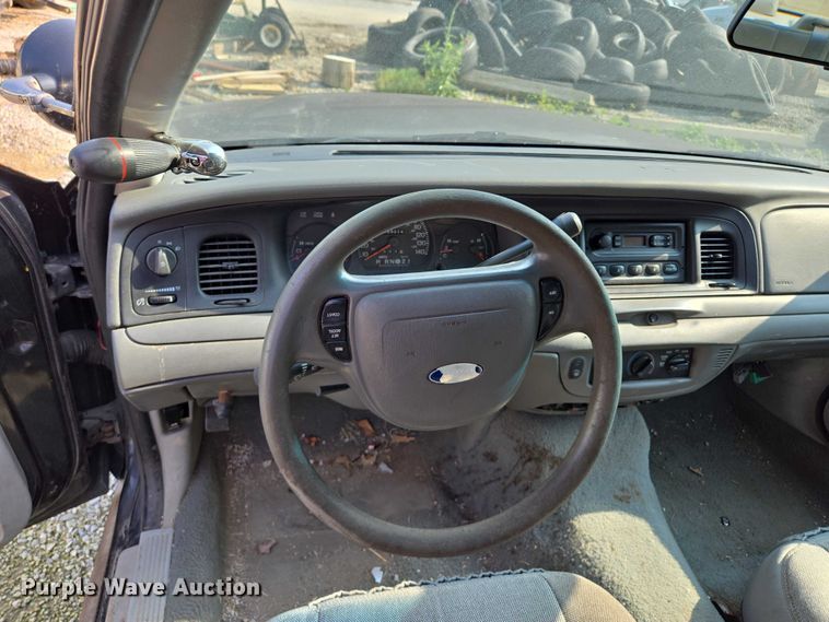 image for item EM7457 2003 Ford Crown Victoria Police Interceptor 