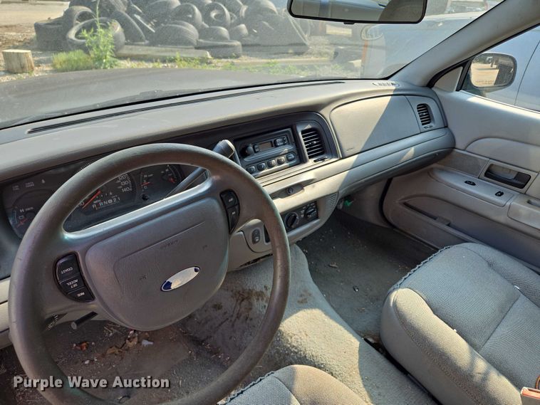 image for item EM7457 2003 Ford Crown Victoria Police Interceptor 