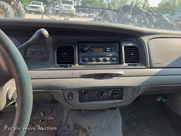 image for item EM7457 2003 Ford Crown Victoria Police Interceptor 