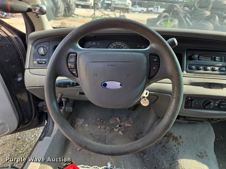 image for item EM7457 2003 Ford Crown Victoria Police Interceptor 