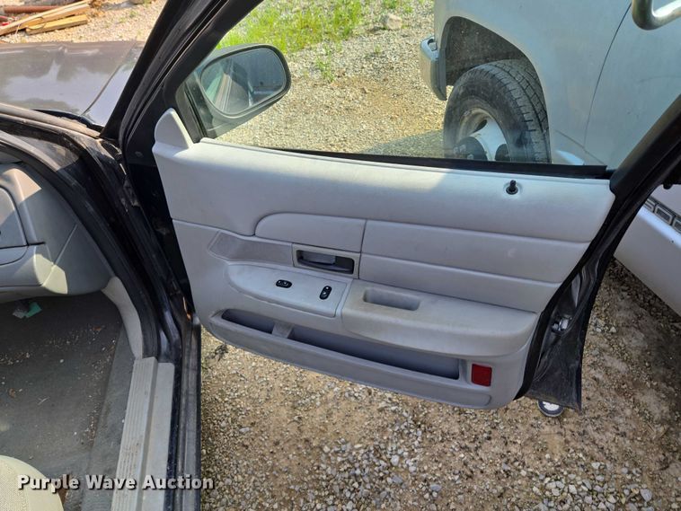 image for item EM7457 2003 Ford Crown Victoria Police Interceptor 