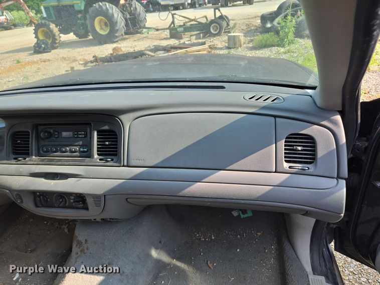 image for item EM7457 2003 Ford Crown Victoria Police Interceptor 