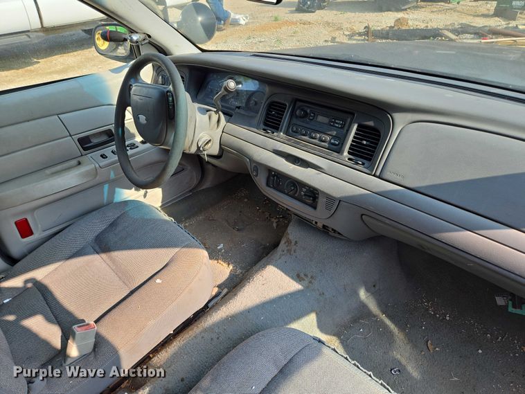 image for item EM7457 2003 Ford Crown Victoria Police Interceptor 