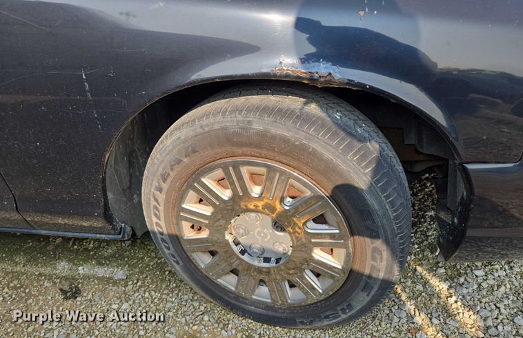 image for item EM7457 2003 Ford Crown Victoria Police Interceptor 