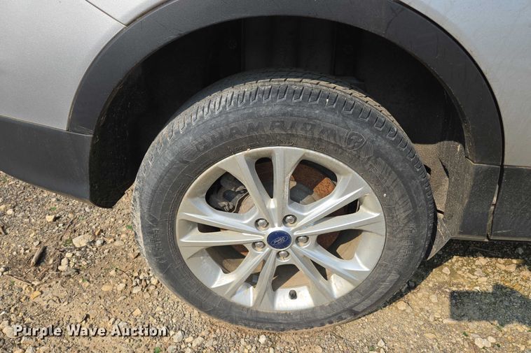 image for item EM7458 2018 Ford Escape SUV