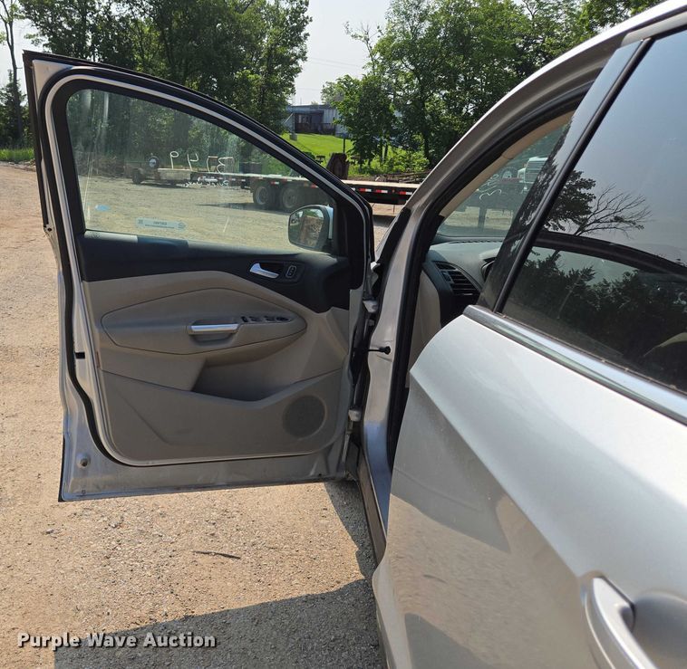 image for item EM7460 2017 Ford Escape SUV