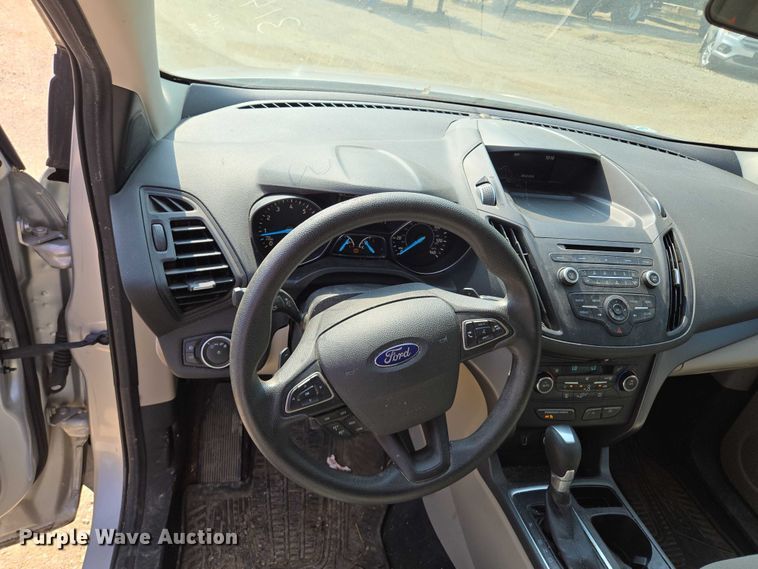 image for item EM7460 2017 Ford Escape SUV