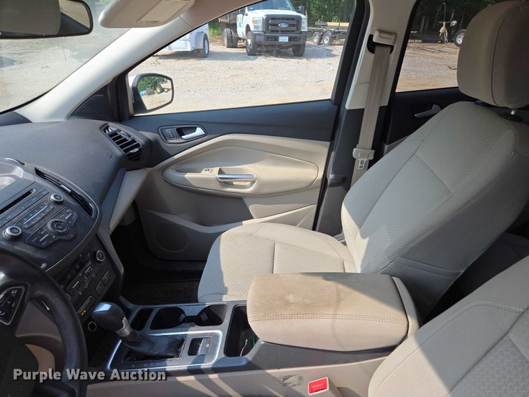 image for item EM7460 2017 Ford Escape SUV