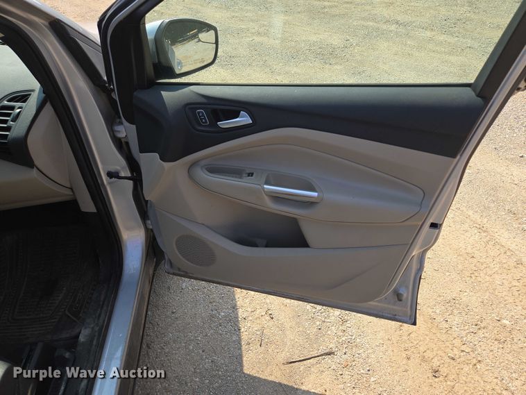 image for item EM7460 2017 Ford Escape SUV