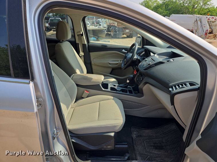 image for item EM7460 2017 Ford Escape SUV