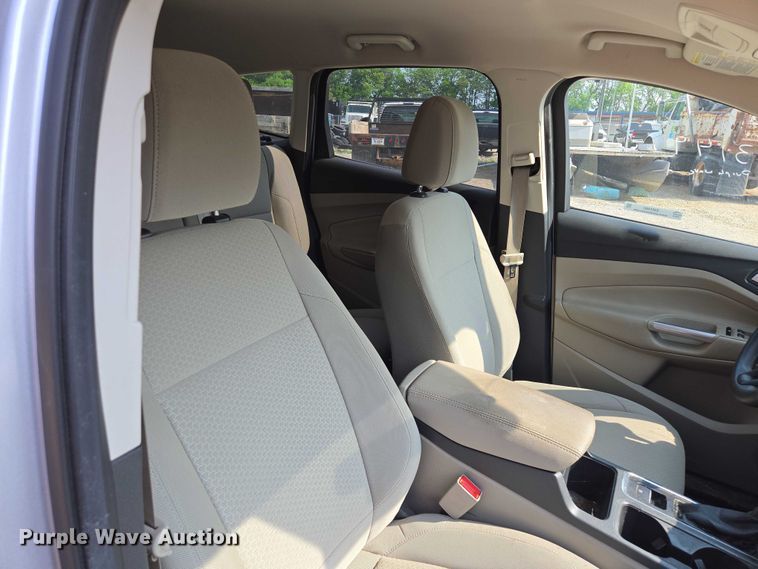 image for item EM7460 2017 Ford Escape SUV