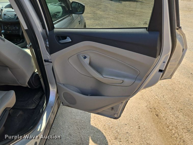 image for item EM7460 2017 Ford Escape SUV