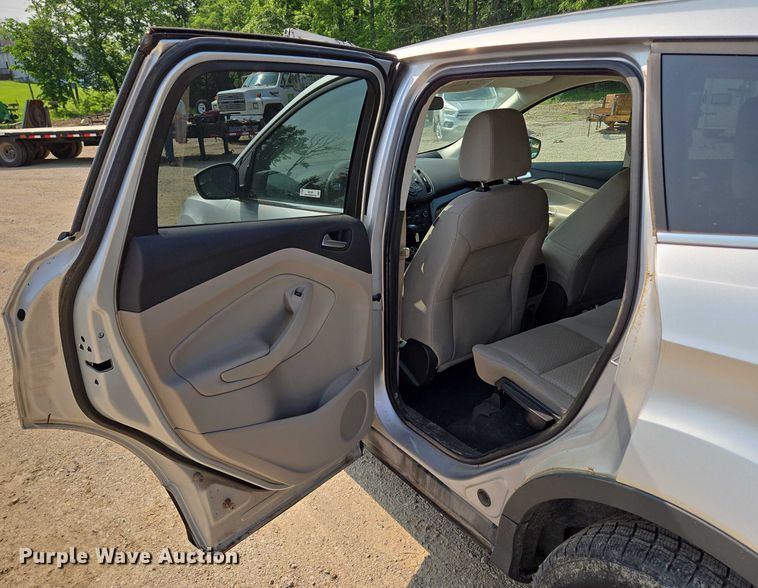 image for item EM7460 2017 Ford Escape SUV