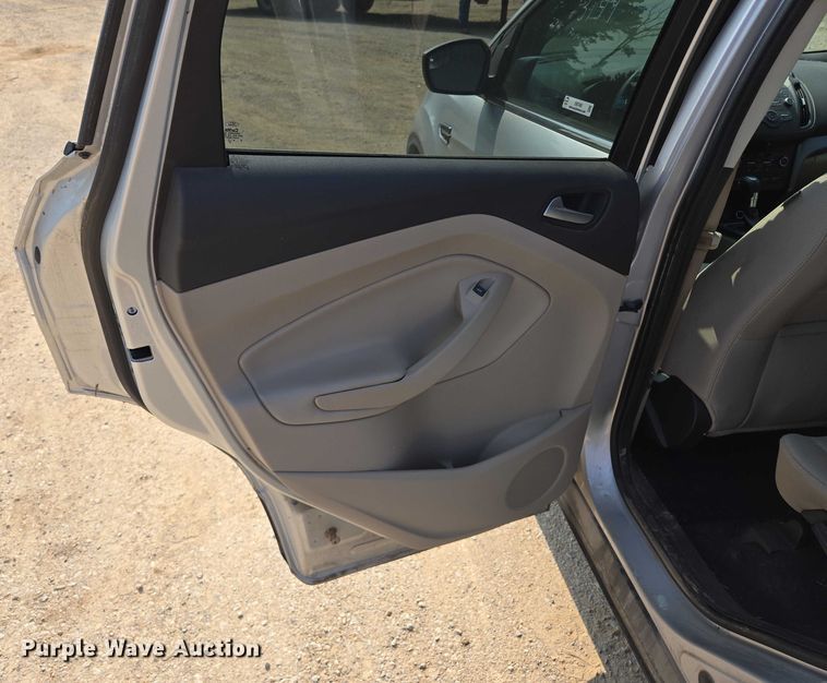 image for item EM7460 2017 Ford Escape SUV