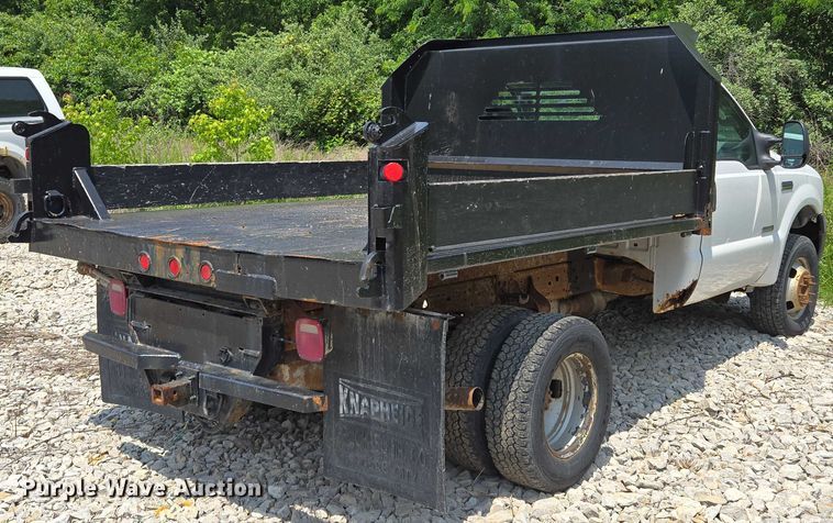 image for item EM7461 2006 Ford F350 Super Duty XL flatbed pickup truck