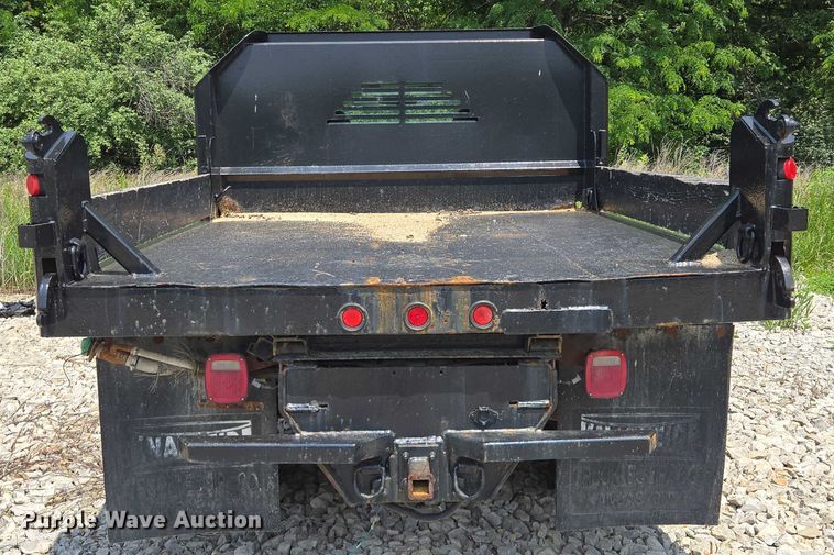 image for item EM7461 2006 Ford F350 Super Duty XL flatbed pickup truck