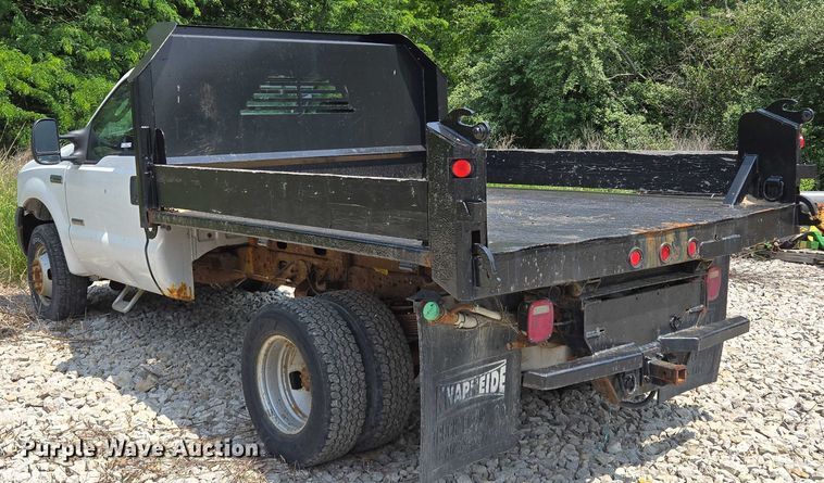 image for item EM7461 2006 Ford F350 Super Duty XL flatbed pickup truck