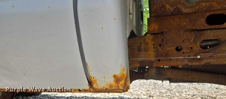 image for item EM7461 2006 Ford F350 Super Duty XL flatbed pickup truck