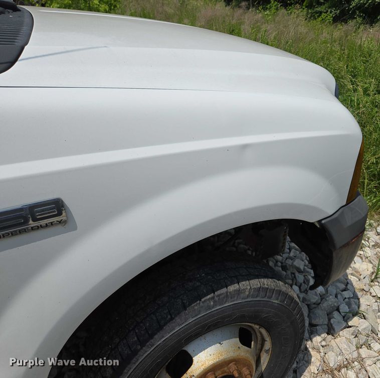 image for item EM7461 2006 Ford F350 Super Duty XL flatbed pickup truck