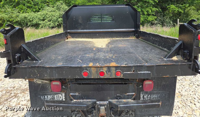 image for item EM7461 2006 Ford F350 Super Duty XL flatbed pickup truck