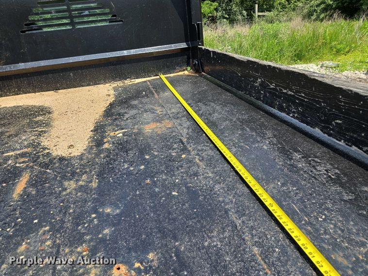 image for item EM7461 2006 Ford F350 Super Duty XL flatbed pickup truck